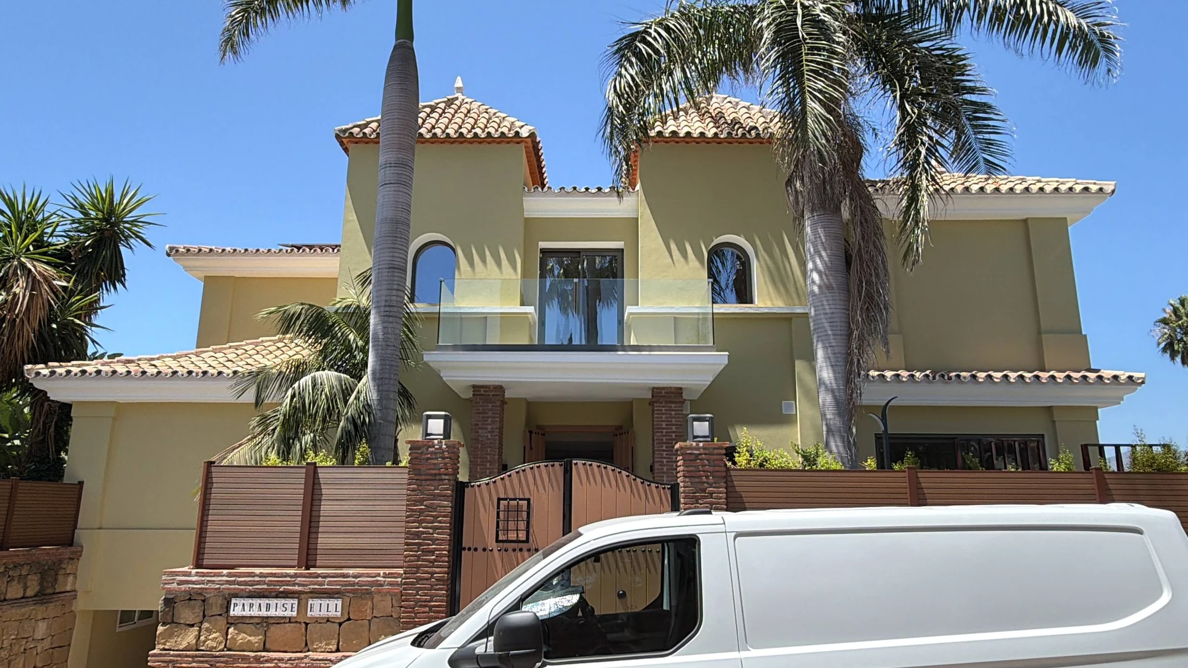 Apartments & Penthouses