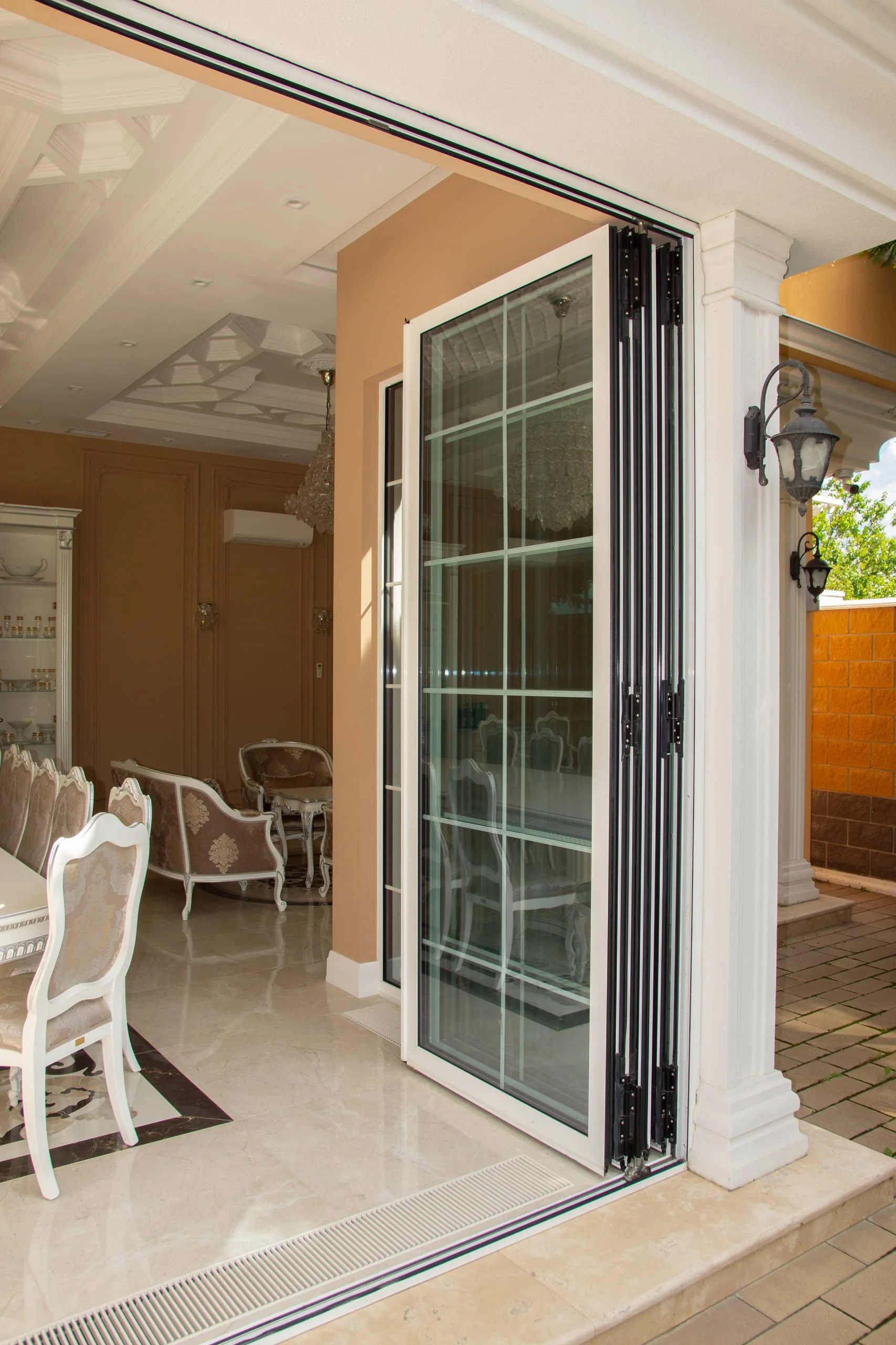 Folding aluminium system from inside
