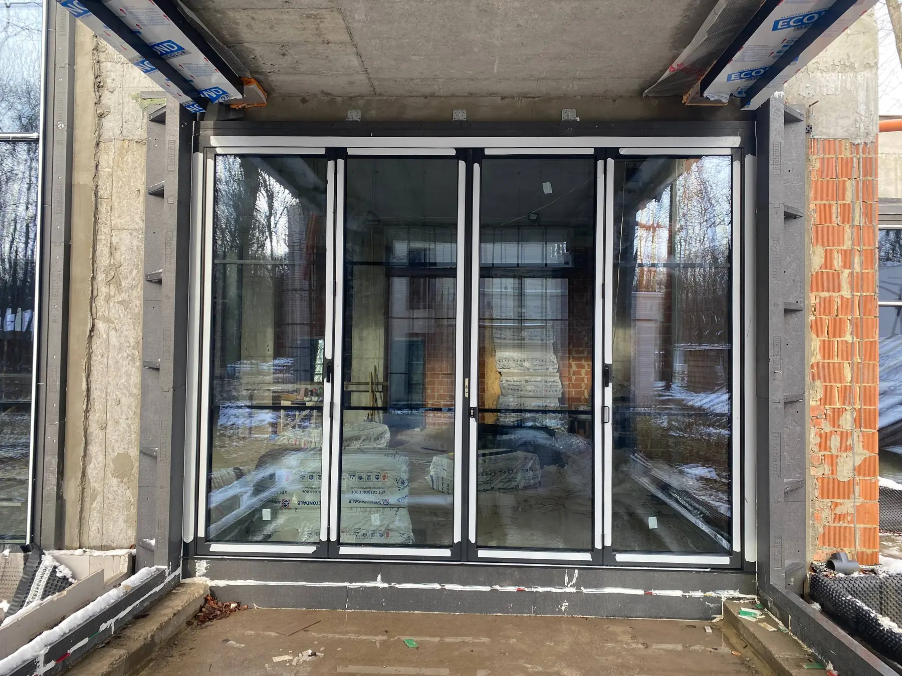 Kharkiv house — four-panel Schüco AS FD 75 folding system